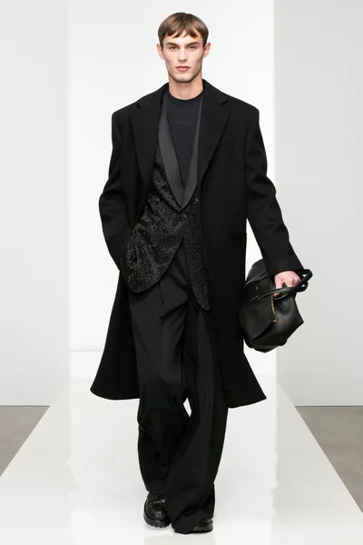 Look 27